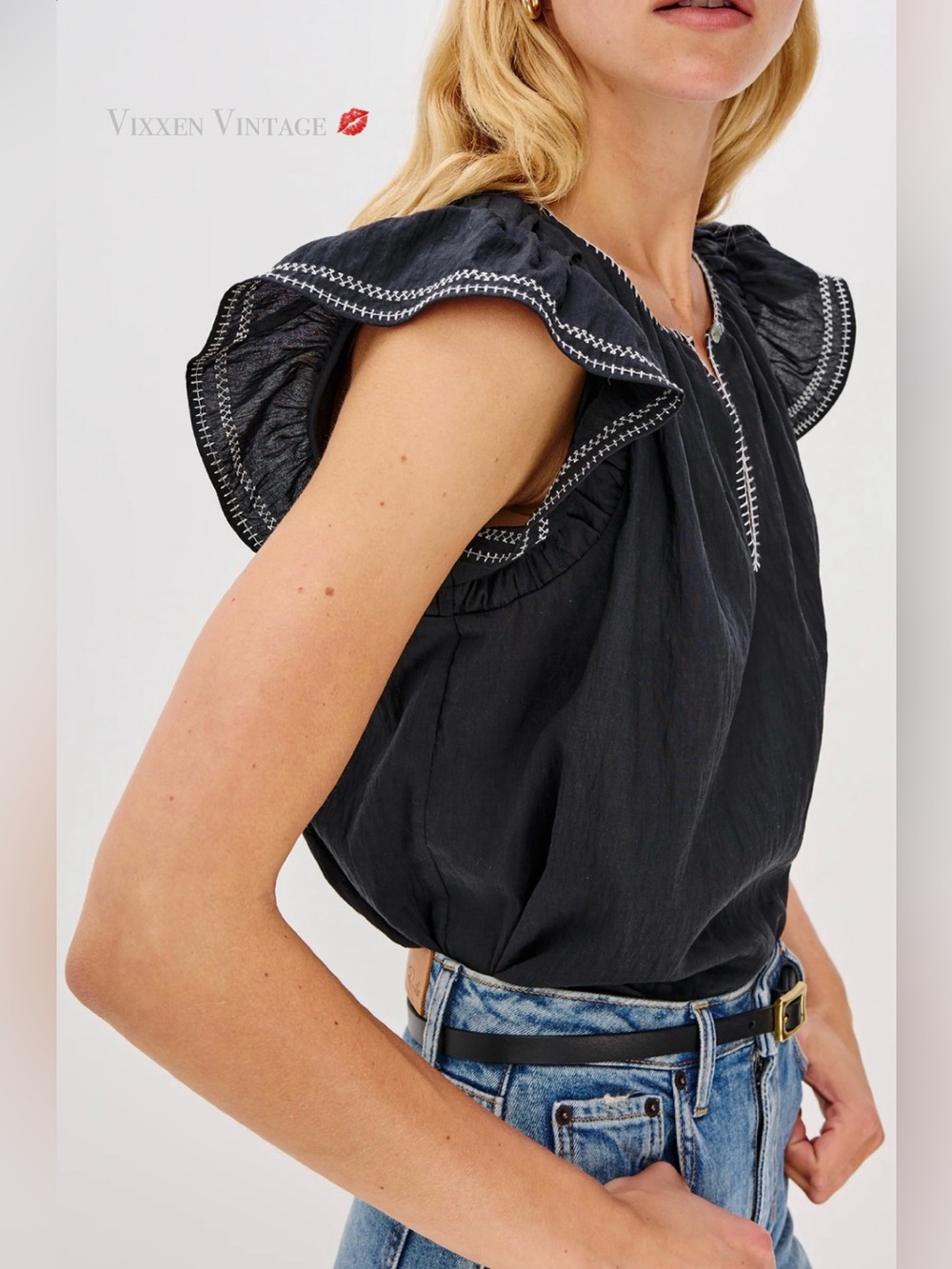 RAILS EMBROIDERED FLUTTER SLEEVE 'SABLE TOP' IN BLACK